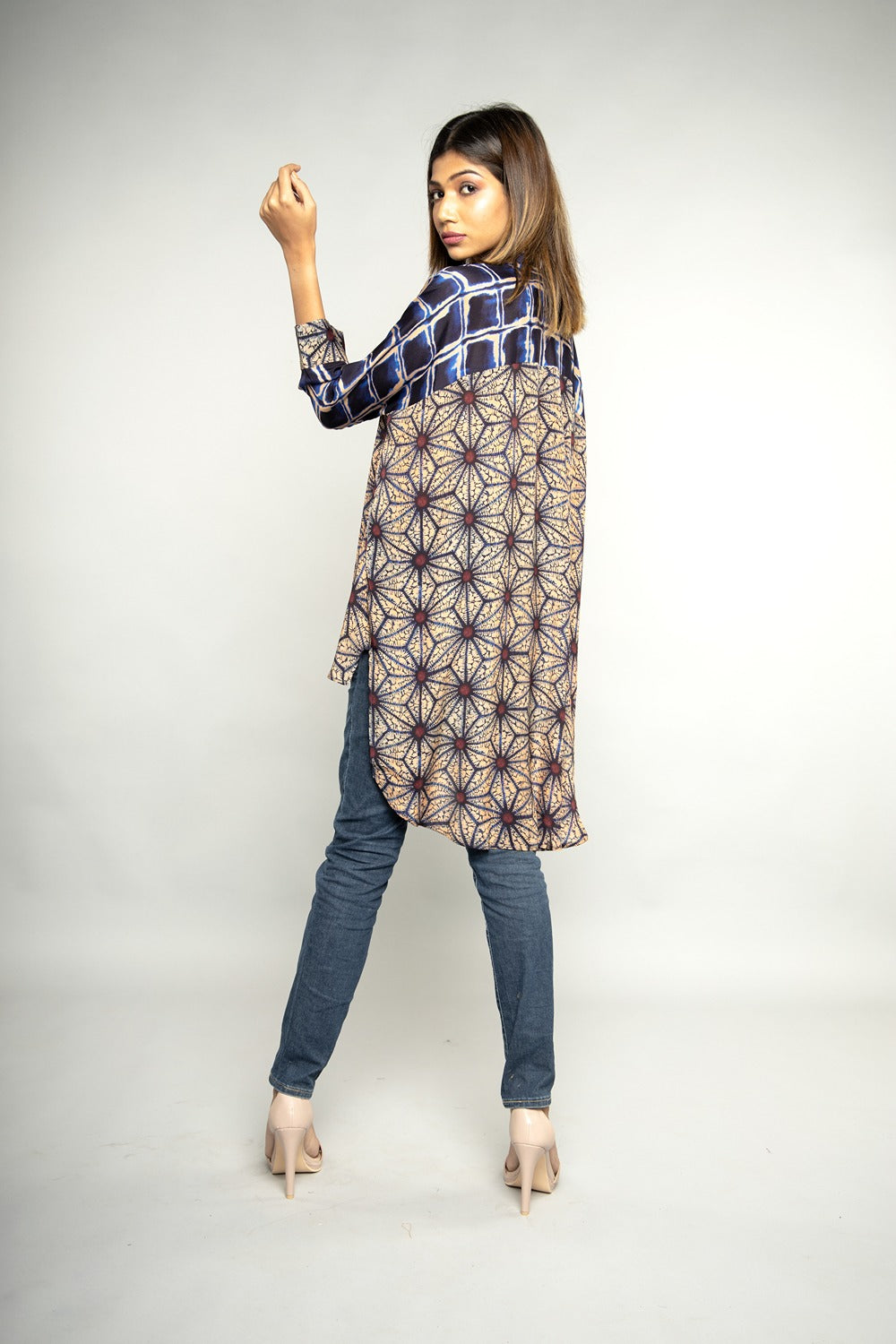 BROWN & BLUE PRINT HIGH-LOW HEM SHIRT