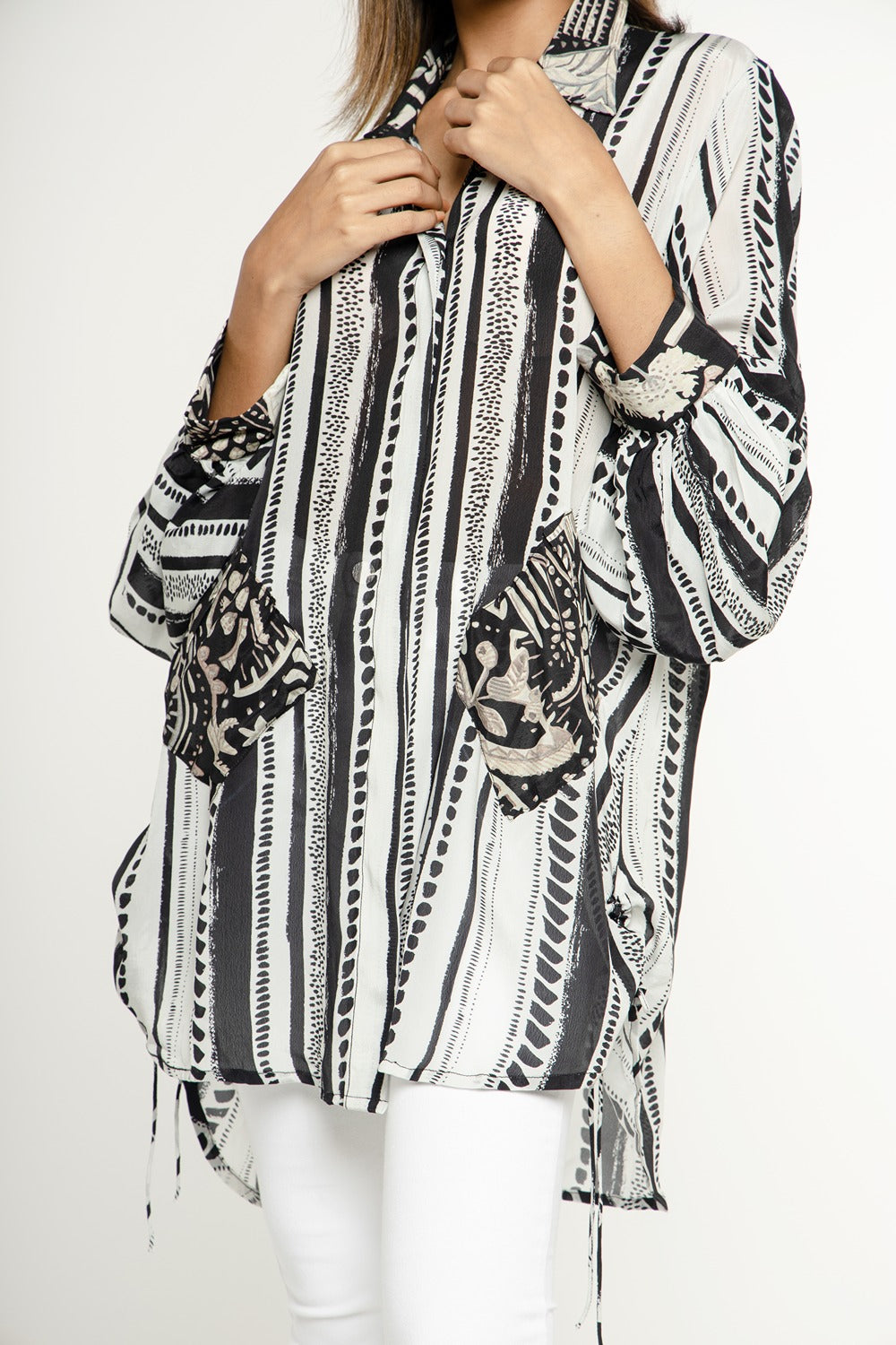 B& W STRIPE PRINT SHIRT