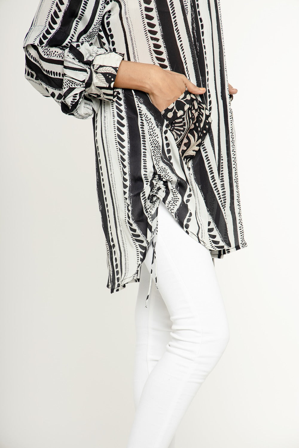 B& W STRIPE PRINT SHIRT