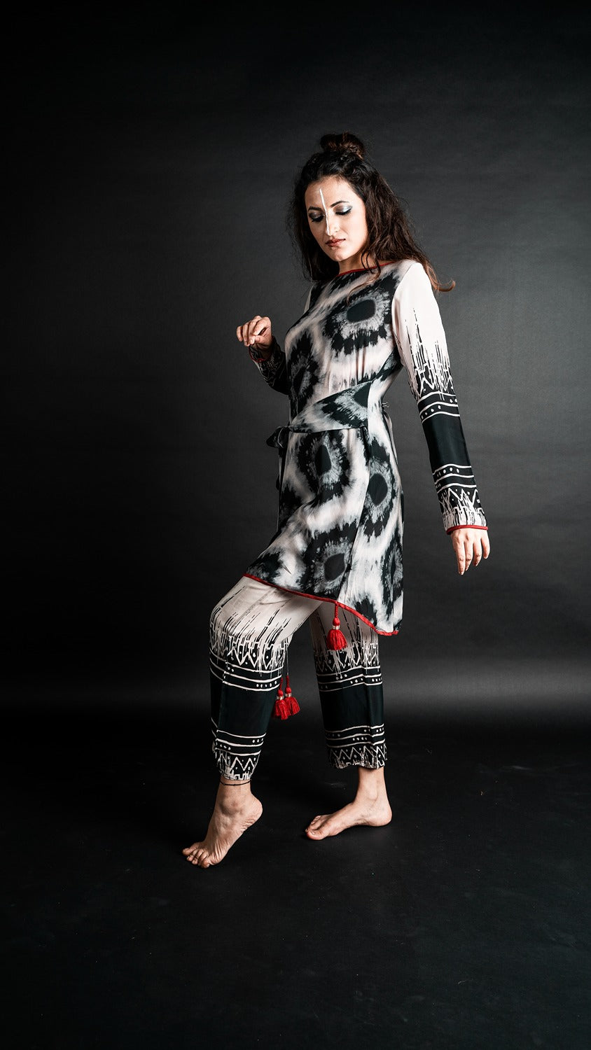 B/W IKAT PRINT CO ORD