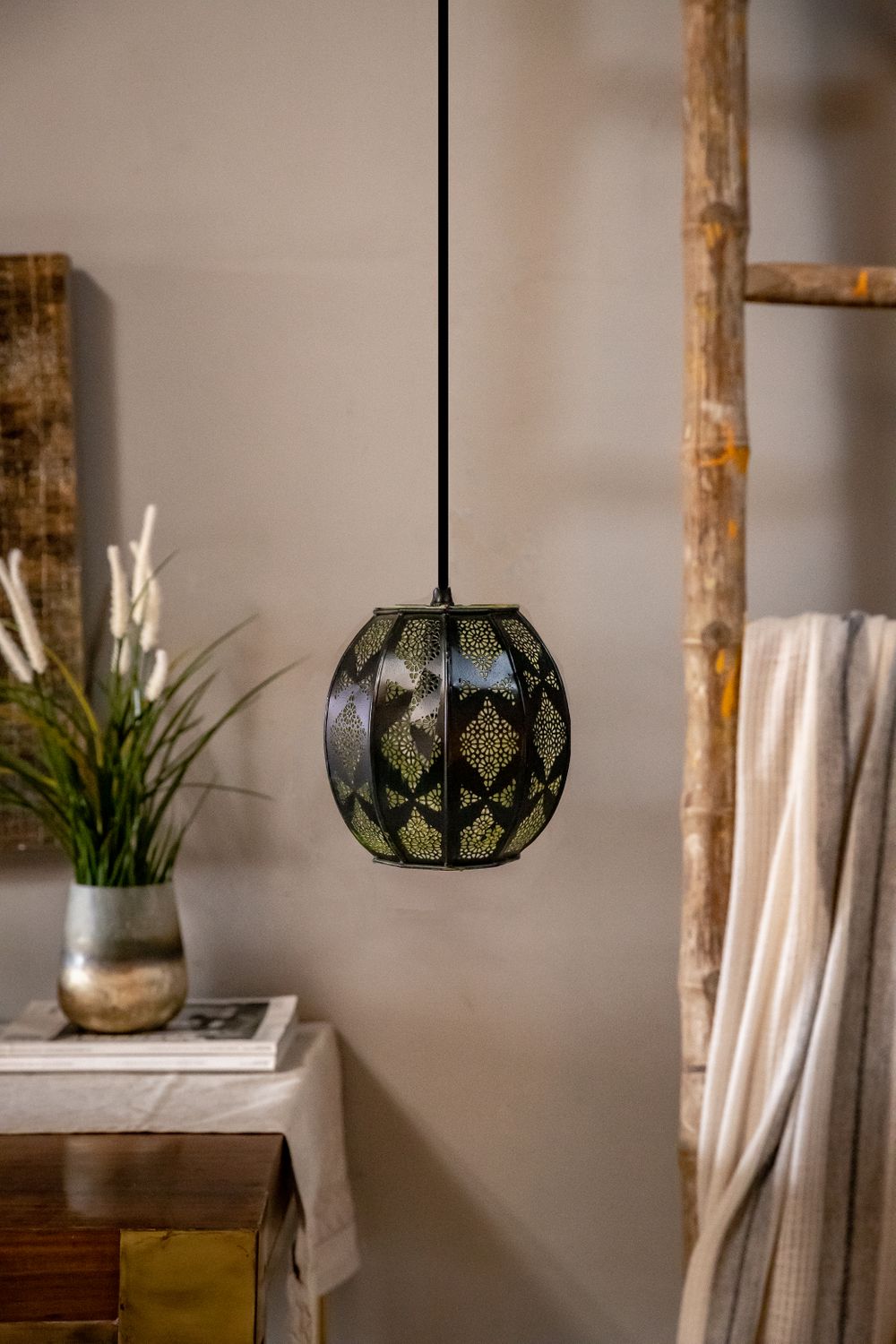 Nargis Pendant Light